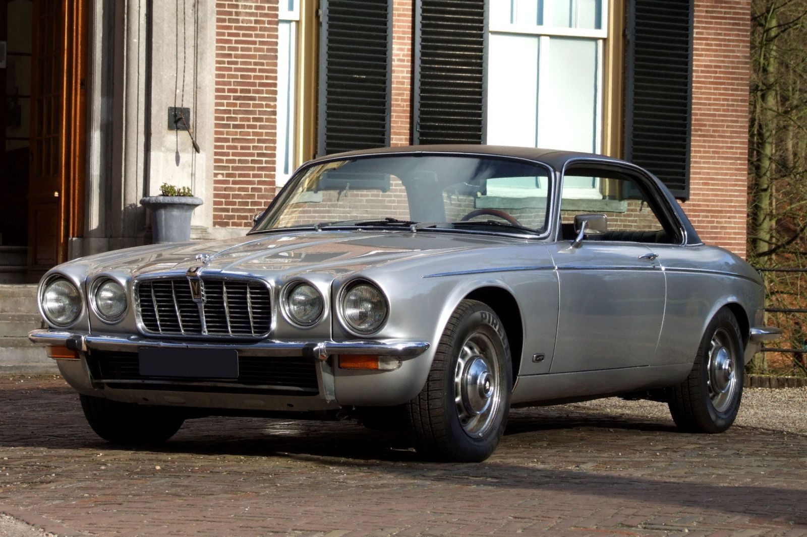 Jaguar xj12